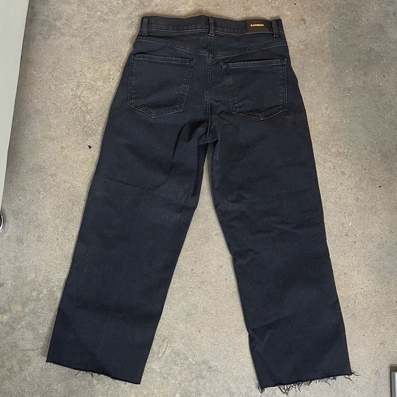 HIGH RISE CROPPED RAW HEM WIDE LEG BLACK JEANS - Picture 2 of 6